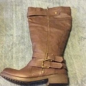 Brown boots